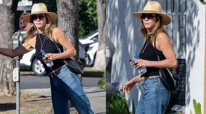 Jennifer Aniston sparks new baby rumors with 'bump bag