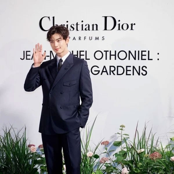 Cha Eun-woo launches Dior's La Collection Privée Dioriviera fragrance