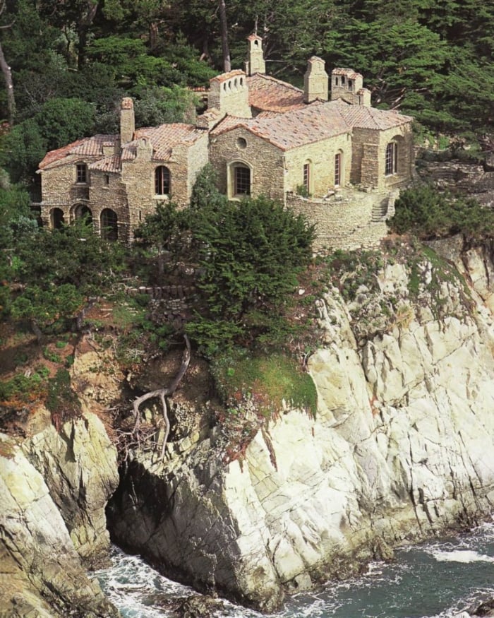 Brad Pitt pays over $40 million for California clifftop castle