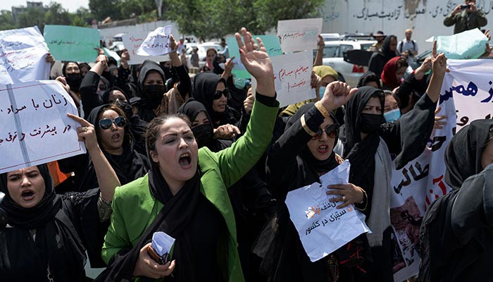 طالبان نے کابل میں خواتین کے غیر معمولی احتجاج کو پرتشدد طریقے سے منتشر کر دیا۔