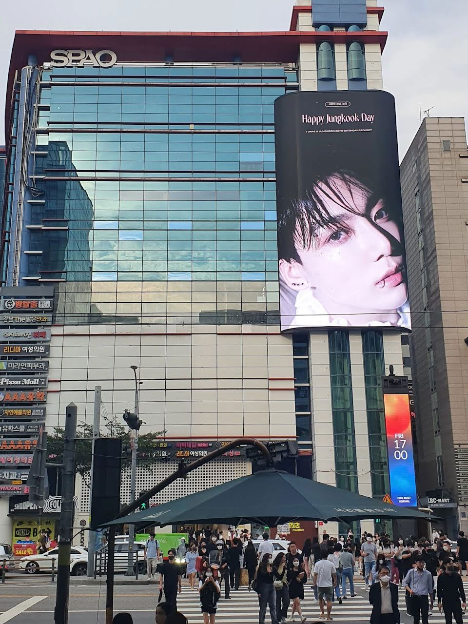 BTS birthday boy Jungkooks billboards, ads lighten up Seoul