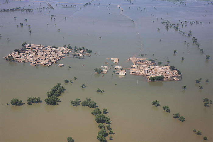 High flood to hit Kotri Barrage today, warns official