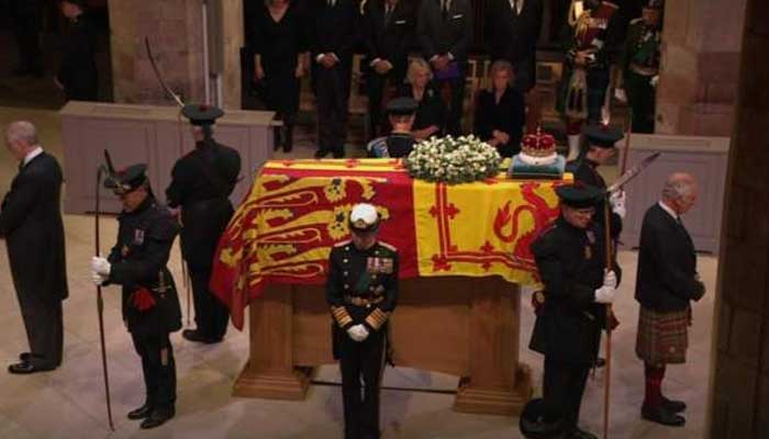 Tearful Charles leads emotional Vigil with  Andrew, Anne and Edward