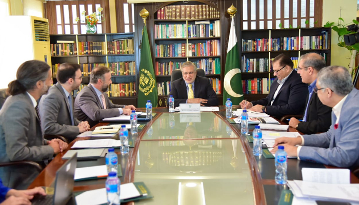 Federal Minister for Finance and Revenue Ishaq Dar (centre) meets World Bank Country Director Najy Benhassine at Finance Division on October 8, 2022. — Finance Ministry