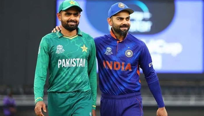 Pakistan skipper all-formats Babar Azam (L) and Indian batter Virat Kohli. — AFP/File