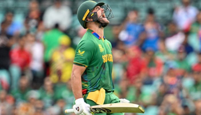 South Africa´s Rilee Rossouw celebrates reaching a century (100 runs) during the ICC men´s Twenty20 World Cup 2022 cricket match between South Africa and Bangladesh at the Sydney Cricket Ground in Sydney on October 27, 2022.— AFP