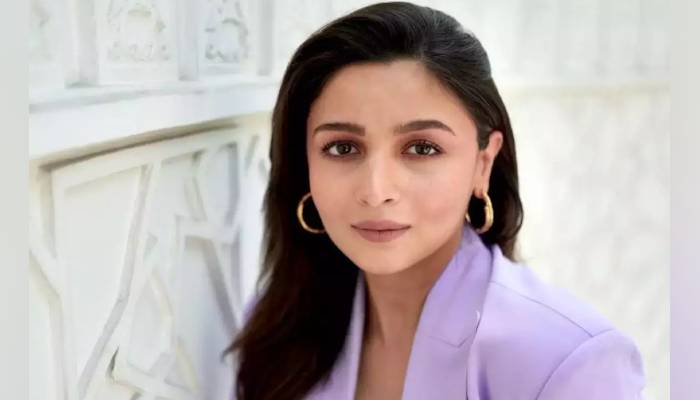 Alia Bhatt shares glimpse of her being a new ‘mama’: Photo