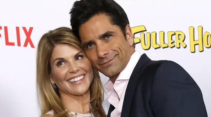 John Stamos Defends Lori Loughlin In College Admissions Scandal: 'She ...