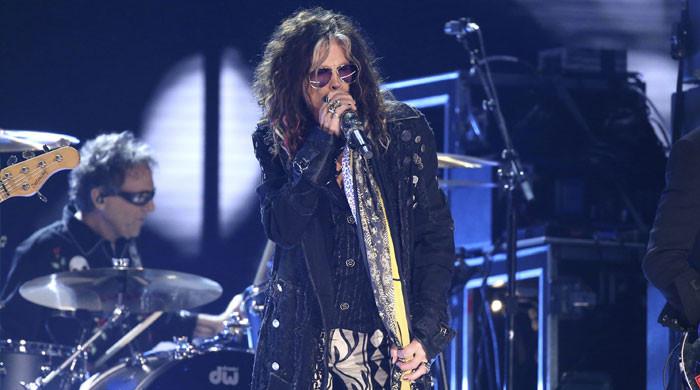 Steven Tyler from Aerosmith cancels Las Vegas show last minute due to an  unknown illness