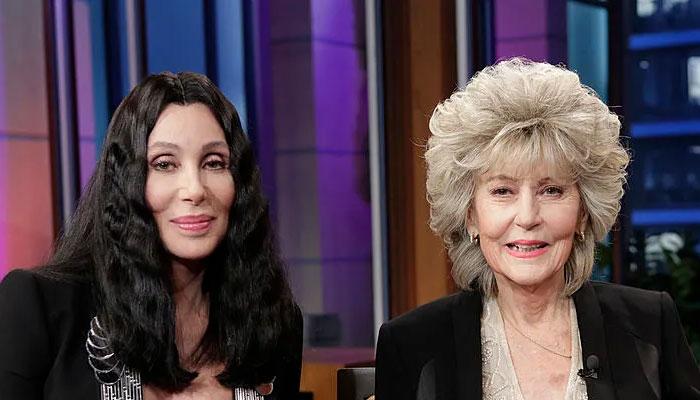 Cher recalls mom Georgia Holts death: ‘She coded on route’