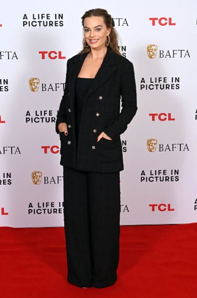 2022 Best Red Carpet looks: Anne Hathaway to Zendaya
