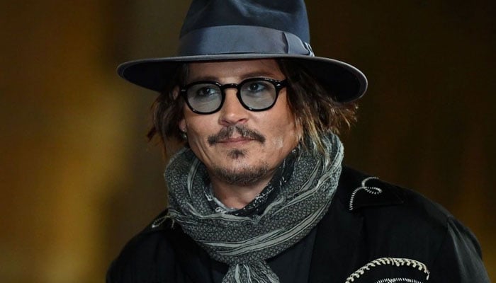 Johnny Depp wins hearts as he helps terminally ill kid