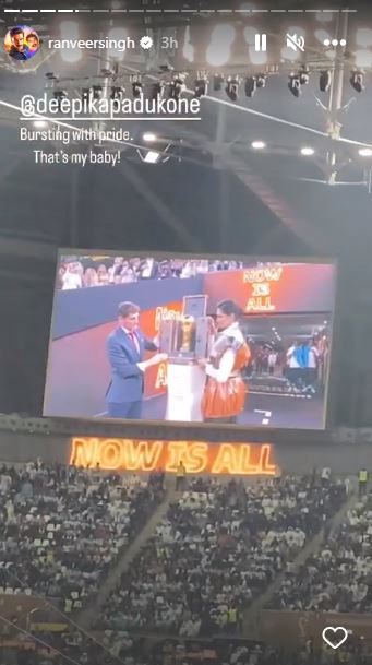 Ranveer over the moon as wife Deepika unveils FIFA trophy - Entertainment -  Dunya News