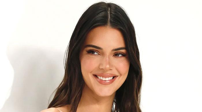 Kendall Jenner Steps Out for Breakfast with Friends