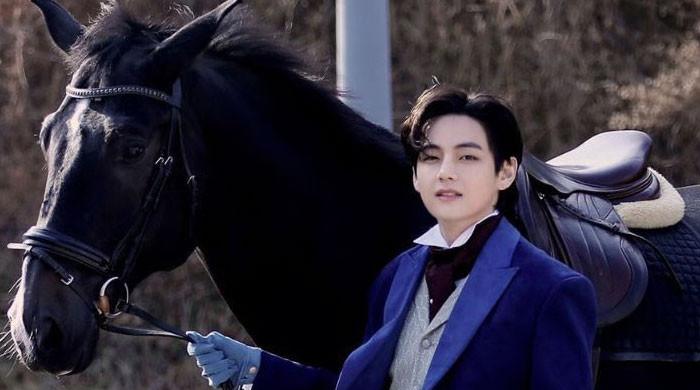 BTS V shows his struggle of trying to look cool while horseback riding ...