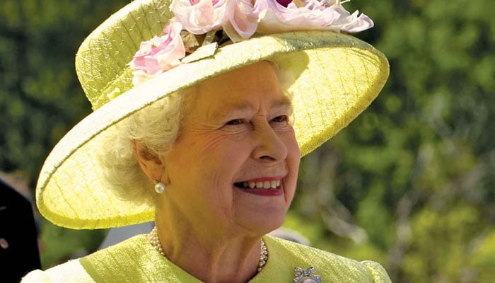 The Crown: All 3 Queen Elizabeth II Portrayals, Ranked