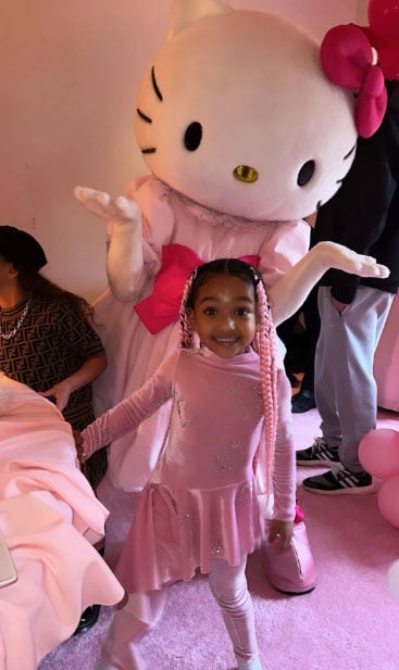 Kim Kardashian throws ‘Hello Kitty’ themed birthday bash for daughter Chicago