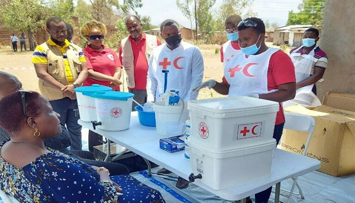 IFRC personnel in Malawi during the Cholera outbreak. IFRC/File