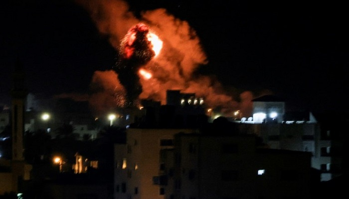 İsrail, hafta sonu atılan bir rokete yanıt olarak Gazze'deki Hamas kompleksine hava saldırısı düzenlediğini söyledi.  — AFP