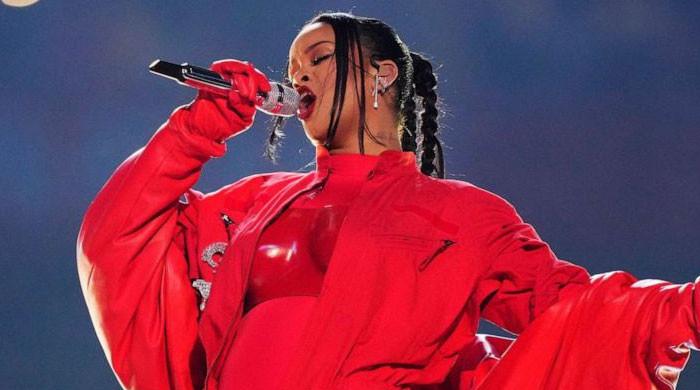 Why Rihanna Won't Be Paid a Dime for the Super Bowl 57 Halftime Show? -  EssentiallySports