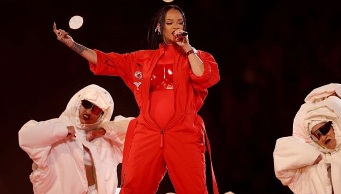 Rihanna’s backup dancers had ‘no idea’ about her pregnancy before showtime