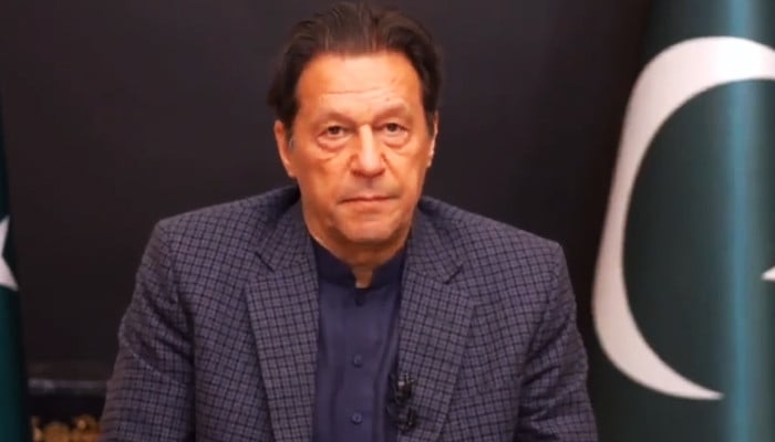 عمران خان نے ‘بوجھل منی بجٹ’ پر حکومت کو تنقید کا نشانہ بنایا