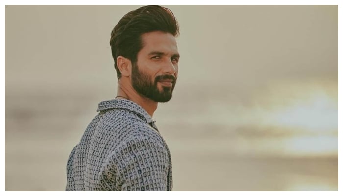 Shahid Kapoor celebrates success of 'Farzi' as it becomes most streamed ...