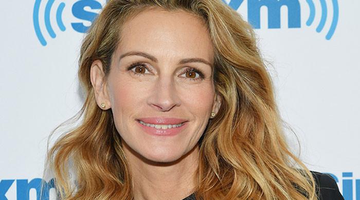 Producer reveals Julia Roberts quit 'Shakespeare In Love' after bad ...