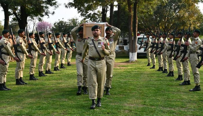 بریگیڈیئر مصطفی کمال برکی کی نماز جنازہ ادا کر دی گئی۔