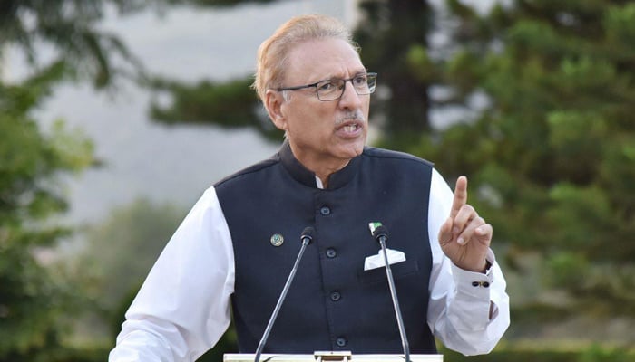 President Dr Arif Alvi speaks at an iftar hosted at the Aiwan-e-Sadr on April 6, 2023. — Facebook/PresOfPakistan