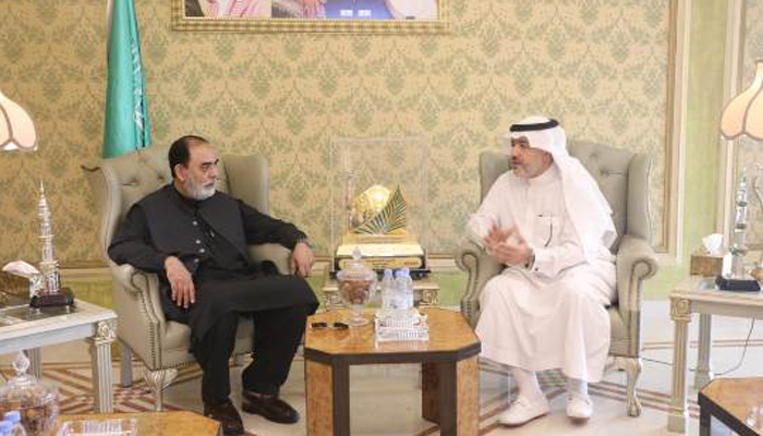 Minister for Religious Affairs and Interfaith Harmony Talha Mahmood (left) meets Undersecretary of Saudi Arabias Ministry of Hajj and Umrah Muhammad bin Abdul Rahman al-Bijawi in Madina on April 25, 2023. — APP