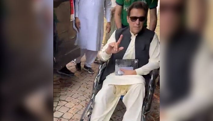 ٹانگ میں درد، سوجن کے باوجود IHC کے سامنے پیش ہوں: عمران خان