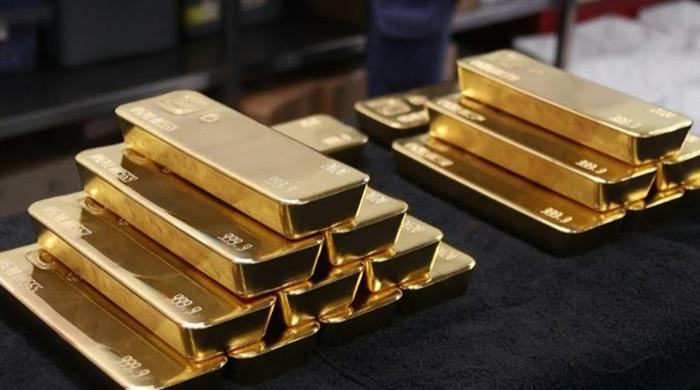 Gold Price Drops In Pakistan By More Than Rs2,000 Per Tola