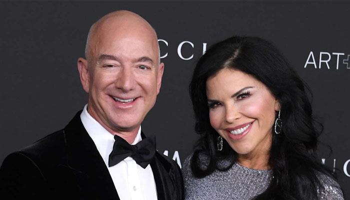 Jeff Bezos, Lauren Sanchez ‘can’t keep hands off each other’