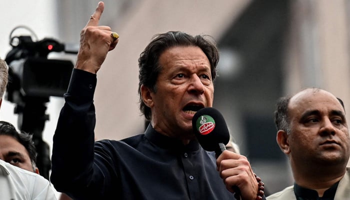 حکومت نے عمران خان کو نظر بند کرنے کا فیصلہ نہیں کیا۔