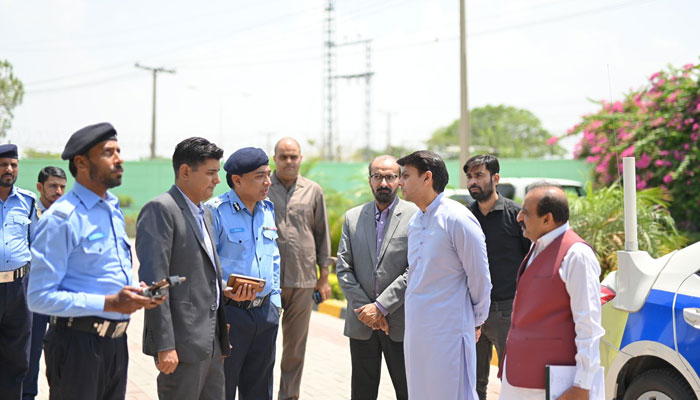 Special Assistant to Prime Minister on Interior Jawad Sohrab Malik during visit to Safe City Headquarters in Islamabad. — Reporter