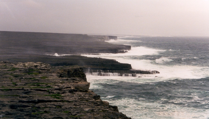 Ireland to pay $92,000 if people shift to its island