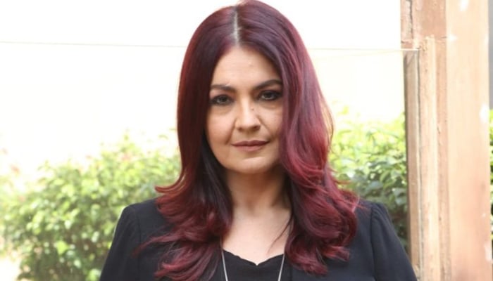 Pooja Bhatt was introduced in the first episode of the show as janta ki awaaz