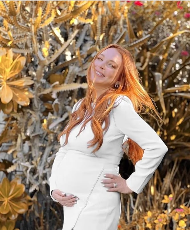 Lindsay Lohan ‘cautiously waiting to welcome a child