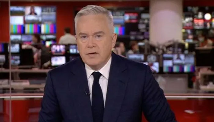 Huw Edwards Revealed By Wife As Bbc Presenter Involved In Sex Pics Scandal 