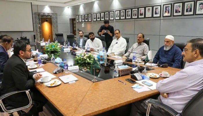 PCB Management Committee Chairman Zaka Ashraf leading a meeting at PCB headquarters. — PCB/File