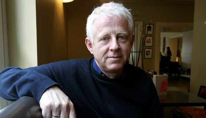 'Love Actually' Filmmaker Richard Curtis Produces 'Christmas Actually ...