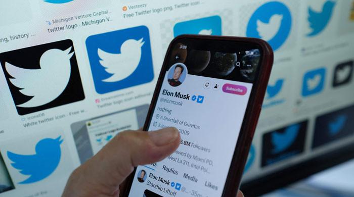 Study Finds Tweeting, Retweeting May Help You #Lose Weight