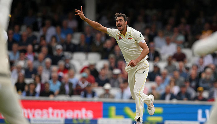 TOPSHOT - Australia´s Mitchell Starc appeals unsuccessfully for a LBW (leg before wicket) decision against England´s Zak Crawley, on the opening day of the fifth Ashes cricket Test match between England and Australia at The Oval cricket ground in London on July 27, 2023. —AFP