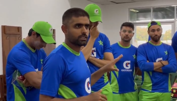 Babar Azam addresses his teammates after a win against Sri Lanka. — Twitter/@TheRealPCB