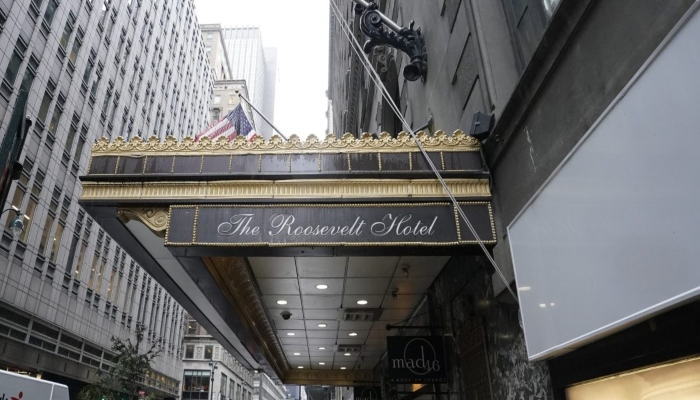 The entrance of The Roosevelt Hotel in Manhattan, New York. — Twitter/@AndyVermaut