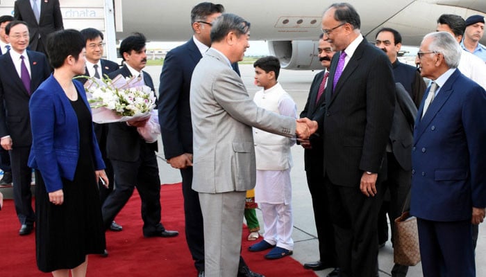 Chinese vice premier touches down in Pakistan