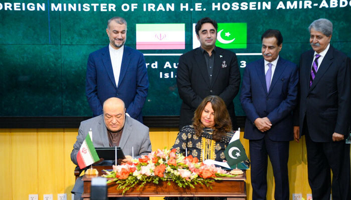 Foreign Minister Bilawal Bhutto-Zardari and Iran Foreign Minister Hossein Amir Abdollahian witness the signing of memoranda of understanding between Pakistan and Iran in Islamabad on Thursday. — Twitter/@ForeignOfficePk