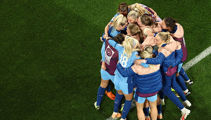 England´s forward #23 Alessia Russo (C) celebrates scoring her team´s third goal during the Australia and New Zealand 2023 Women´s World Cup semi-final football match between Australia and England at Stadium Australia in Sydney on August 16, 2023.— AFP