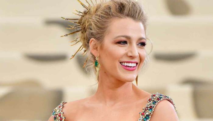 Blake Lively channels vintage gorgeousness while promoting her beverage line